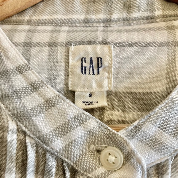 GAP | plaid button down long sleeve shirt- size small - Picture 5 of 5